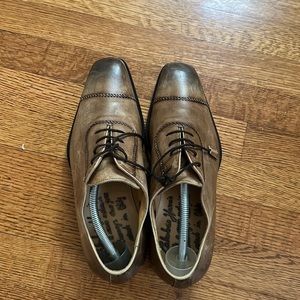 vintage Barneys New York, size 9 fits like a 9 1/2–10 made in Italy